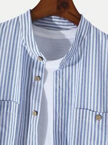Manfinity Homme 男士條紋印花口袋貼布襯衫不帶T恤 - 藍白色 - 查看 5