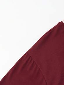 Manfinity Homme Hombres Camiseta con bordado de cornamenta ribete de rayas - Burdeos - Ver 4