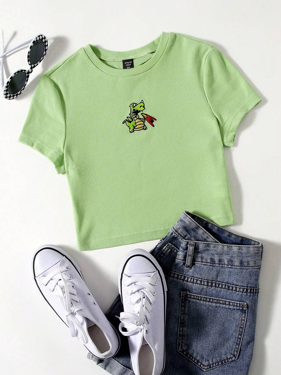 SHEIN Qutie Camiseta crop con bordado de dinosaurio - Verde Lima - Ver 1