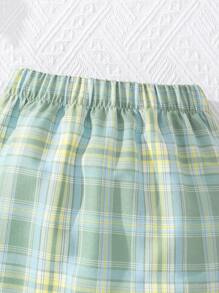 女孩格紋印花泡泡袖襯衫和半身裙和吊帶上衣