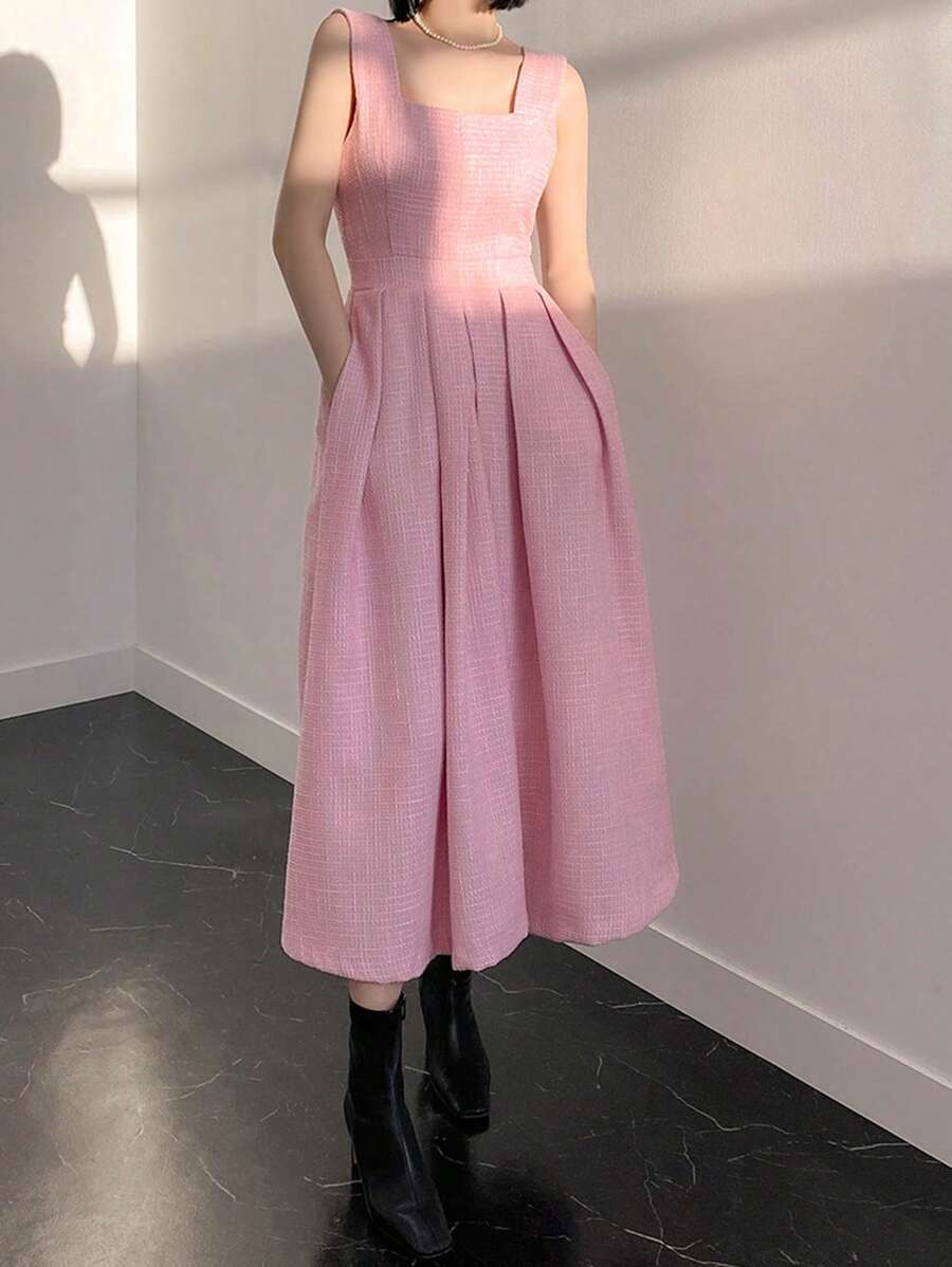 DAZY Chất rắn Chi tiết xếp nếp Đầm - Màu Hồng baby - Xem 1