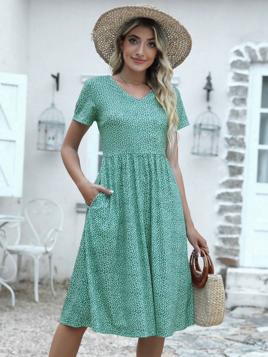 Allover Print Slant Pocket Dress - Green - View 1