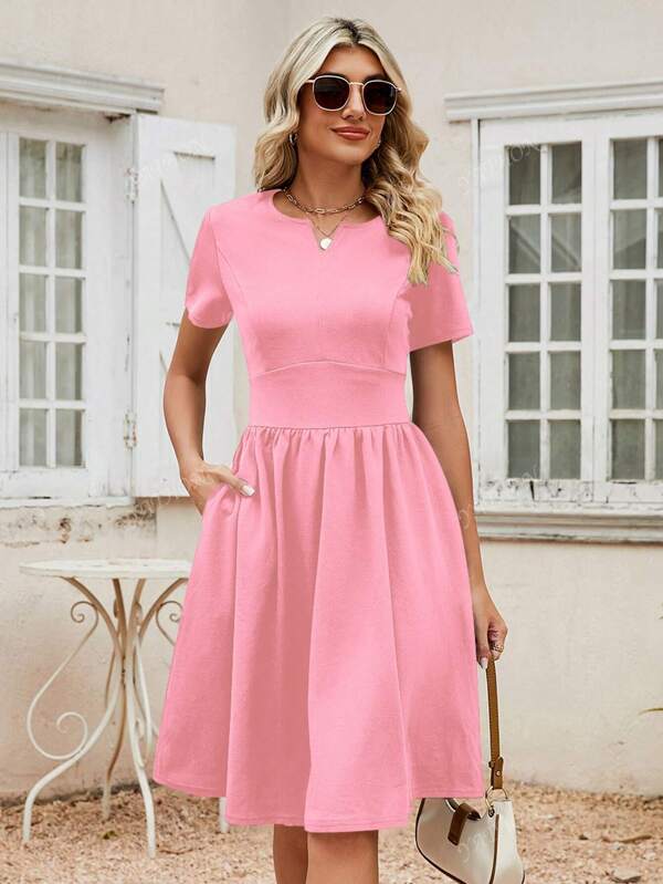 Vestido midi entallado con bolsillos, cuello redondo, manga corta, de color liso vintage