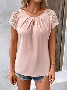 SHEIN LUNE 蕾絲拼接插肩袖鎖眼領口T恤 - 珊瑚粉 - 查看 4