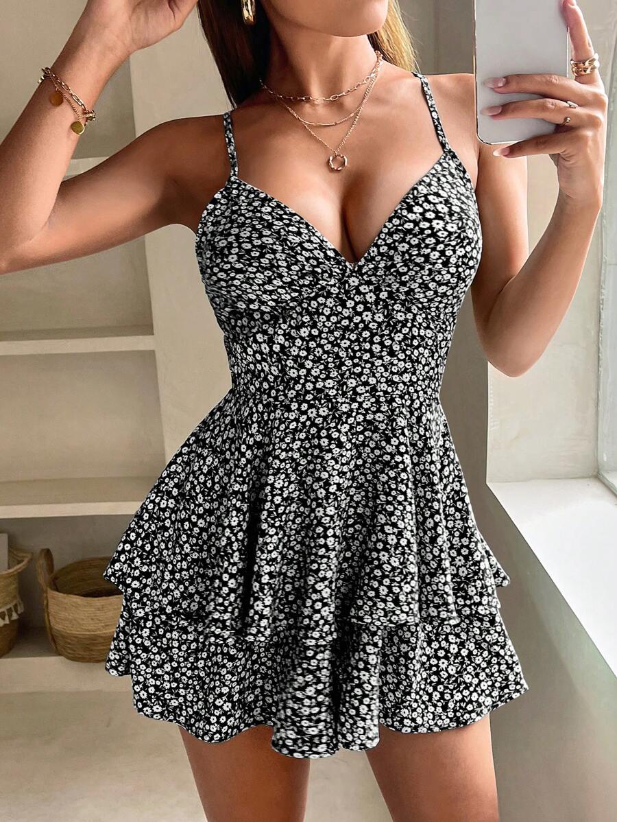 SHEIN PETITE 碎花雙層下擺吊帶連體短褲 - 黑與白 - 查看 1