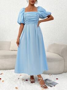 SHEIN Privé 方領泡泡袖前收褶連衣裙 - 藍色 - 查看 1