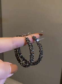 Hoa tai vòng tối giản - màu đen - Xem 3