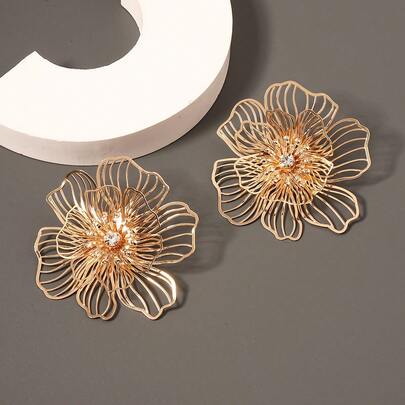 1對優雅金屬和水鑽裝飾鏤空花朵設計女士時尚耳釘