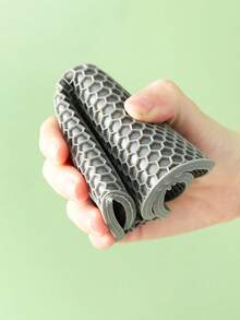 1pc Silicone Insulation Pad, Modern Beehive Detail Potholder For Kitchen - Grey - View 2