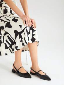 MOTF PREMIUM 尖头平底露跟度假鞋，圣诞新年假期夏季促销 - 黑色 - 查看 7