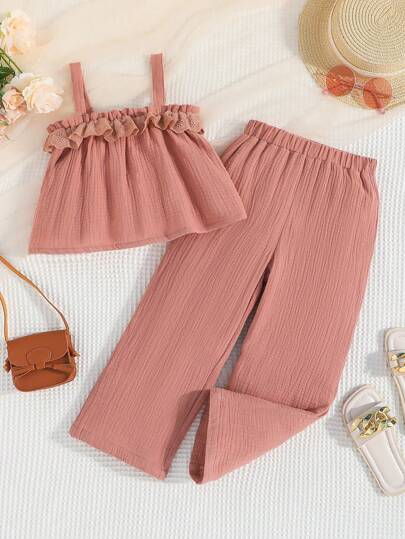 小女孩細肩帶荷葉邊孔眼刺繡上衣和荷葉邊闊腿褲套裝，夏季