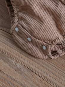 SHEIN Baby Girl Floral Print Flounce Sleeve Top & Ruffle Trim Pinafore Shorts - Multicolor - View 6