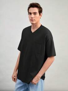 Manfinity Basics Men Solid Pocket Patched Drop Shoulder Tee - Black - View 1