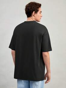 Manfinity Basics Men Solid Pocket Patched Drop Shoulder Tee - Black - View 2
