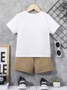 SHEIN 小男童字母圖案T恤和短褲 - 彩色 - 查看 2