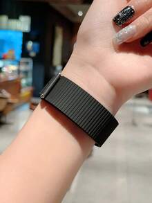 Dây đeo đồng hồ silicon rắn tương thích với Apple Watch - màu đen - Xem 2