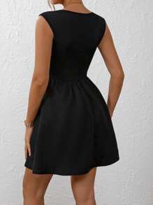 Chiquease 方領紐扣細節喇叭下擺連衣裙 - 黑色 - 查看 2