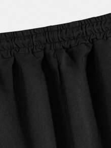 ROMWE MEN Prep 男士字母印花條紋修飾束口腰短褲