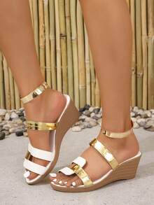 魅力四射坡跟涼鞋適用於金屬質感剪裁設計坡跟涼鞋 - 白色 - 查看 2