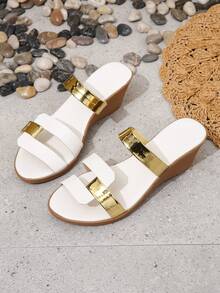 魅力四射坡跟涼鞋適用於金屬質感剪裁設計坡跟涼鞋 - 白色 - 查看 3