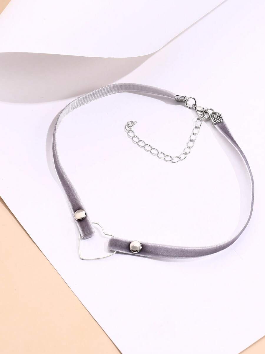 1pc Fashionable Velvet Gothic Heart Choker Necklace With Rivet Detail - Grey - View 1