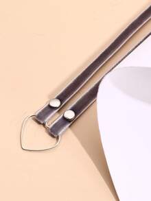 1pc Fashionable Velvet Gothic Heart Choker Necklace With Rivet Detail - Grey - View 3