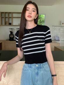 DAZY 條紋圖案針織上衣 - 黑與白 - 查看 1