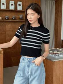 DAZY 條紋圖案針織上衣 - 黑與白 - 查看 4