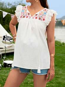 SHEIN 孕婦幾何刺繡流蘇繫帶領荷葉邊襯衫 - 白色 - 查看 5