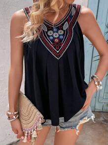SHEIN LUNE Floral Embroidery Plicated Detail Sleeveless Blouse