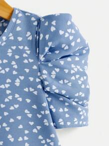 SHEIN Toddler Girls Allover Heart Print Puff Sleeve Blouse - Blue and White - View 5