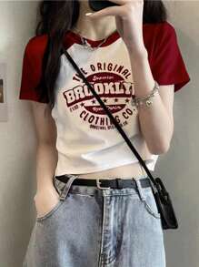 Camiseta crop con estampado de letra de manga raglán - Burdeos - Ver 1