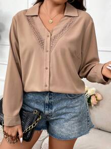 SHEIN Clasi Áo sơ mi Plus Size Tương phản ren Nút phía trước màu trơn Giải trí - Màu be - Xem 5