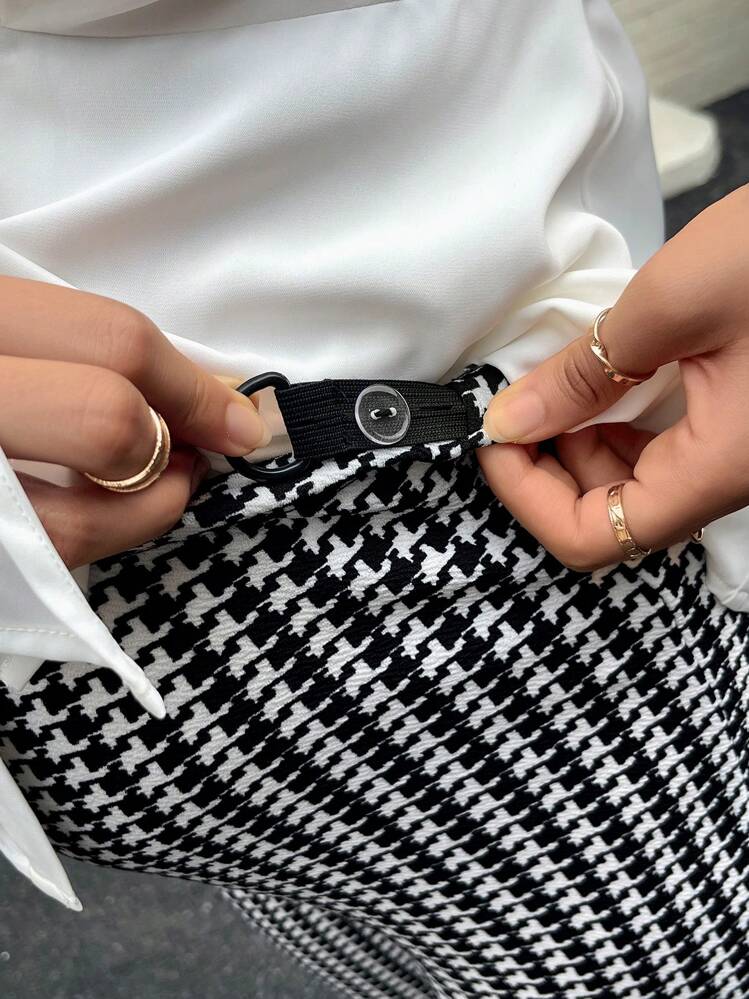 Maternity Houndstooth Print Adjustable Waist Leggings - Black and White - View 3