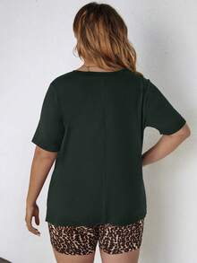 SHEIN LUNE 大碼素色T恤和豹紋印花短褲 - 墨綠色 - 查看 2