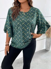 SHEIN LUNE Plus Gold Geo Print Petal Sleeve Blouse - Green - View 3
