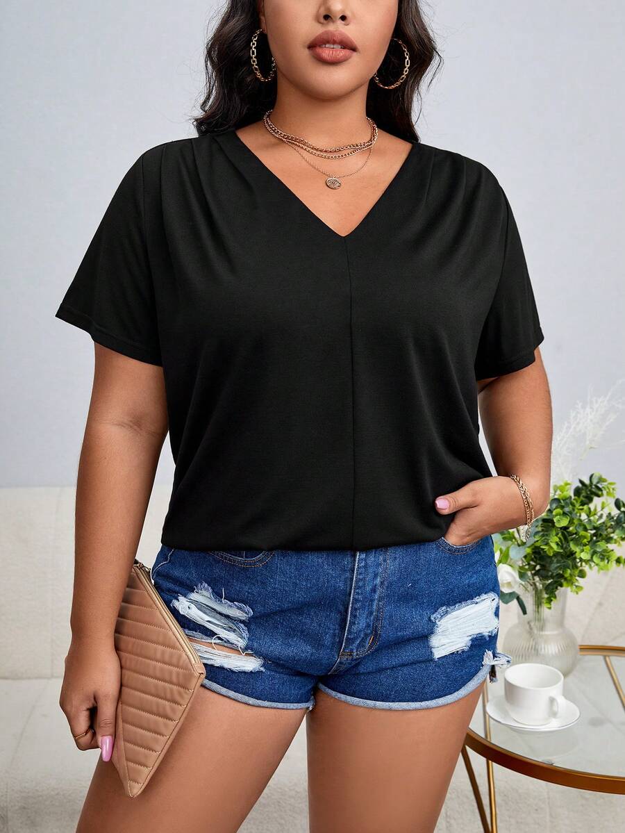 SHEIN Essnce Plus Solid V Neck Tee - Black - View 1