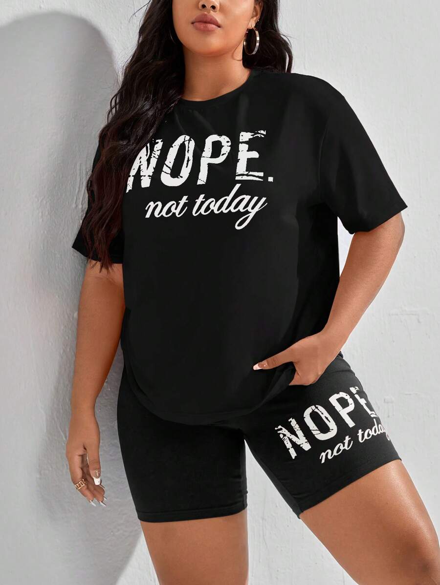 SHEIN EZwear 大码女式黑色字母印花短袖T恤和短裤休闲两件套 - 黑色 - 查看 1