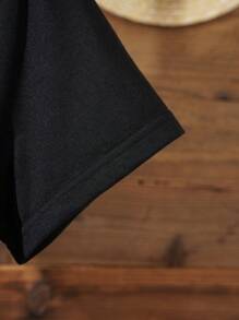 SHEIN LUNE Pocket & Cartoon Graphic Tee - Black - View 4