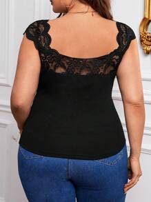 SHEIN Privé Plus Contrast Lace Scallop Trim Tee - Black - View 2