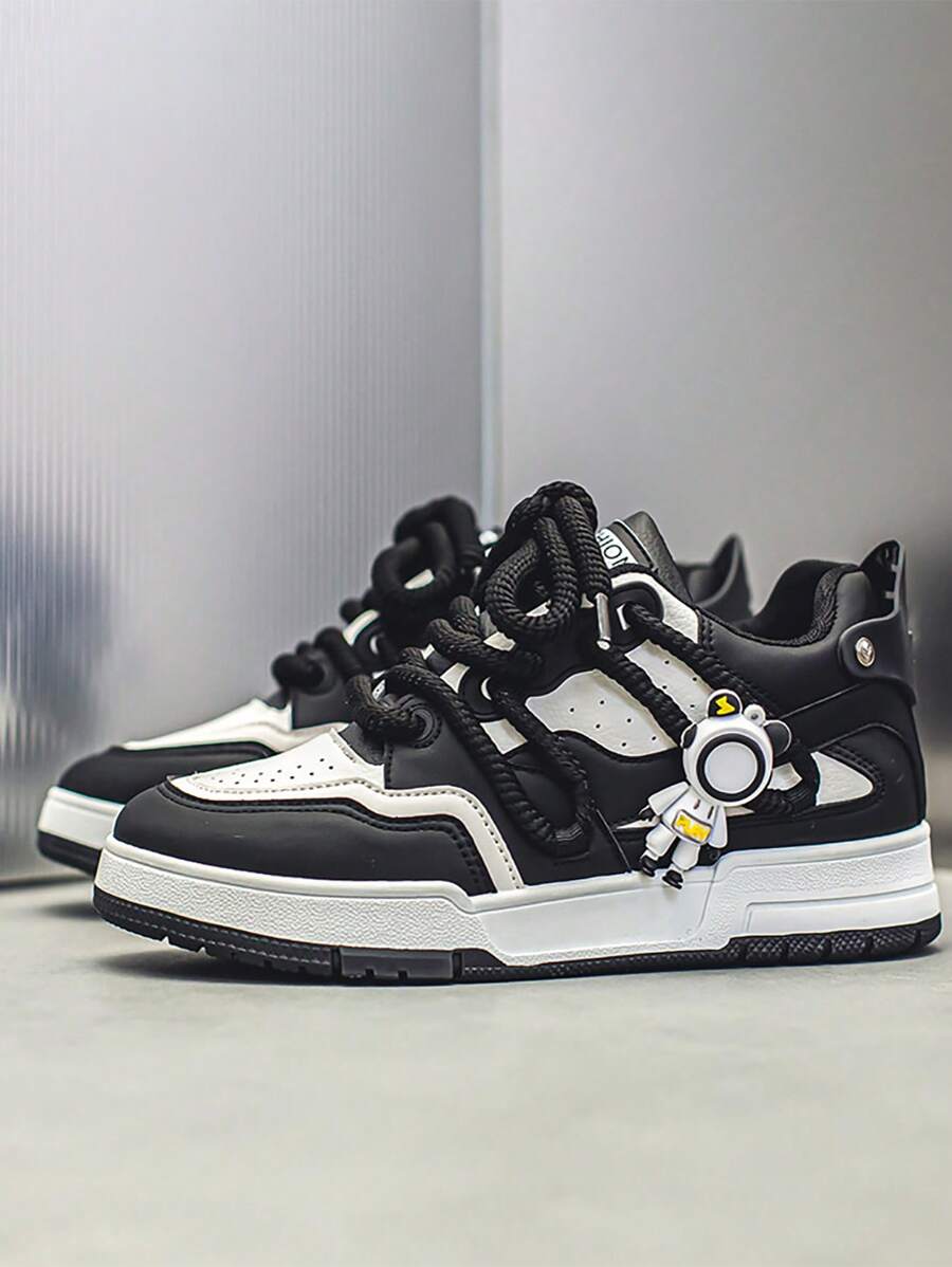 Hombres Zapatillas de skate de color combinado con diseño de dibujos animados con cordón delantero deportivo exterior - Blanco y Negro - Ver 1