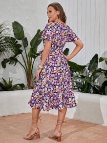 SHEIN LUNE 1 pieza Vestido con cinturón con estampado floral de manga mariposa ribete con fruncido cruzado - Multicolor - Ver 3