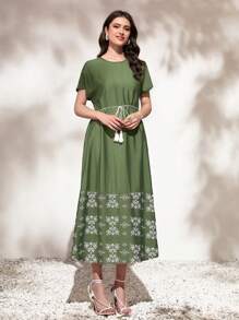 Mulvari Vestido con cinturón con estampado floral de manga murciélago - Verde - Ver 3