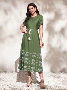 Mulvari Vestido con cinturón con estampado floral de manga murciélago - Verde - Ver 4