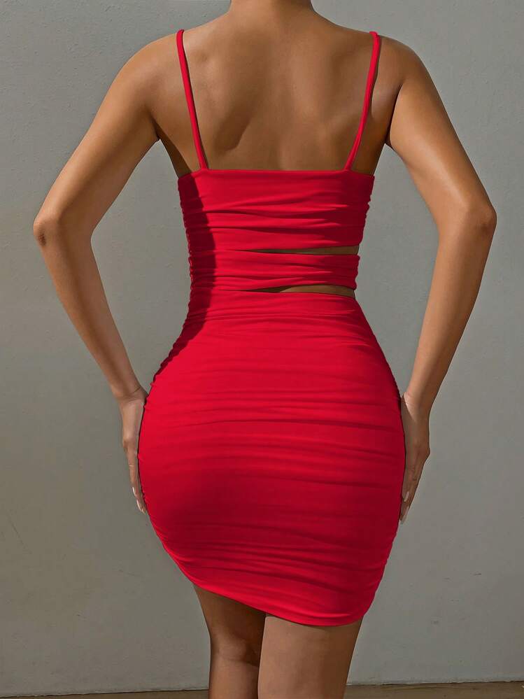 Allurite Uitgesneden geplooide cami bodycon-jurk voor nieuwjaarskleding - Rood - Bekijken 2