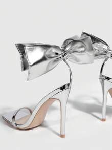 CUCCOO SZL 金屬質感蝴蝶結裝飾細跟踝帶平底涼鞋 - 銀色 - 查看 4