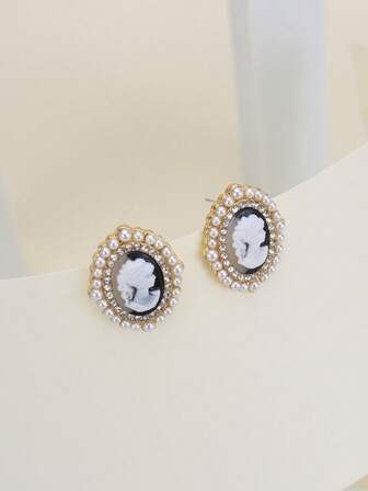 人像細節橢圓形耳釘