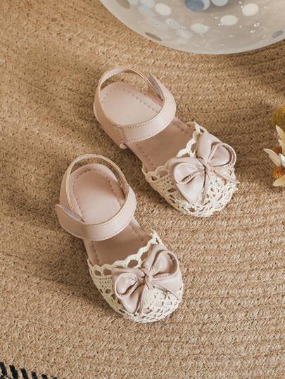 Girls Hook-and-loop Fastener Hollow Out Bow Decor Non-slip Fashionable Ankle Strap Sandals For Summer
