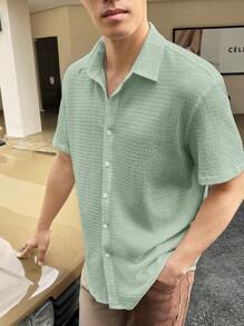 Manfinity Homme Men's Solid Color Button Up Loose Fit Shirt, Men Light Green Shirt, Men Textured Shirt, Light Green Short Sleeve Shirt - Mint Green - View 3