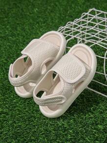 Boys Hook-and-loop Fastener Fabric Low-top Sports Sandals For Beach Party - Beige - View 4